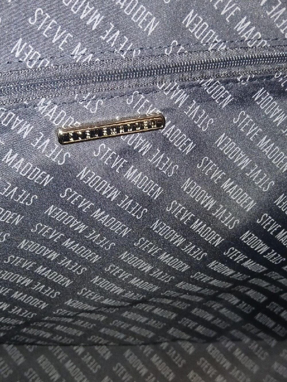 Steve Madden Black & White Logo Weekender Bag Used Once. - Picture 10 of 13